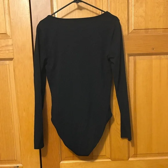 GAP Black Long Sleeve Bodysuit - Picture 3 of 3